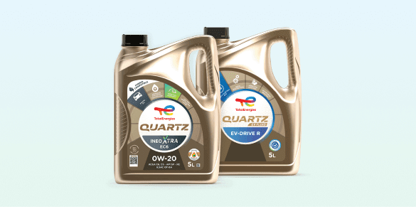 5l kiszerelésű Quartz Ineo Xtra olaj és EV Drive R folyadék